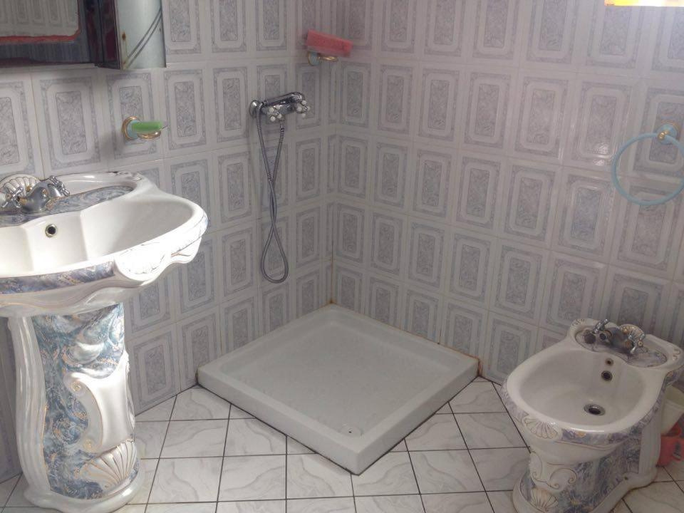 Guesthouse Anila Divjake Esterno foto